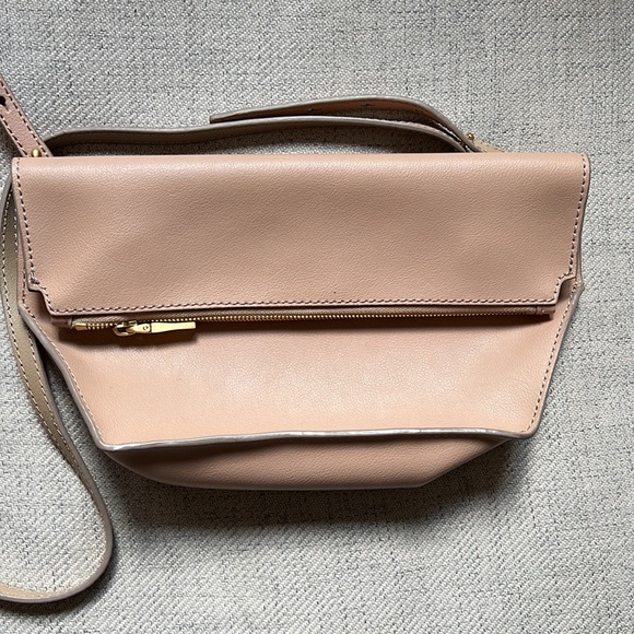 J. Crew Handbags - J.Crew ✨Leather ✨Crossbody/Clutch Bag